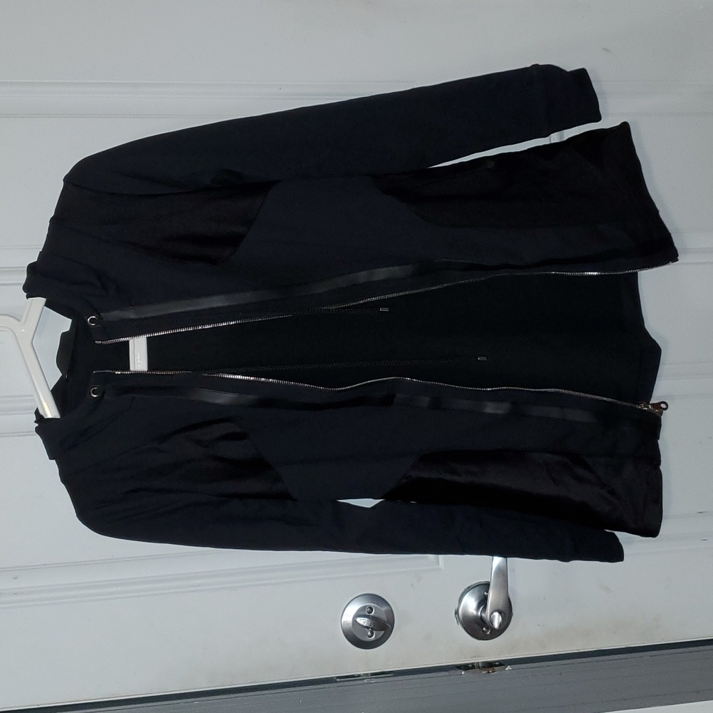 Black fitted athletic zip up jacket